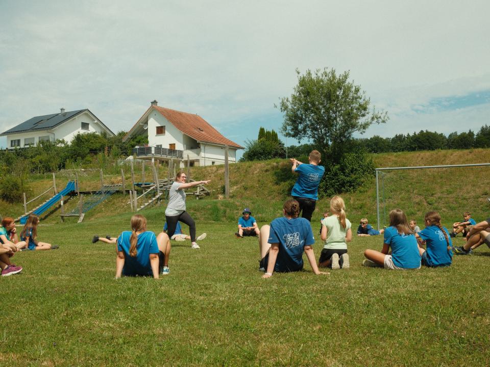 Gruppenspiele im Freien